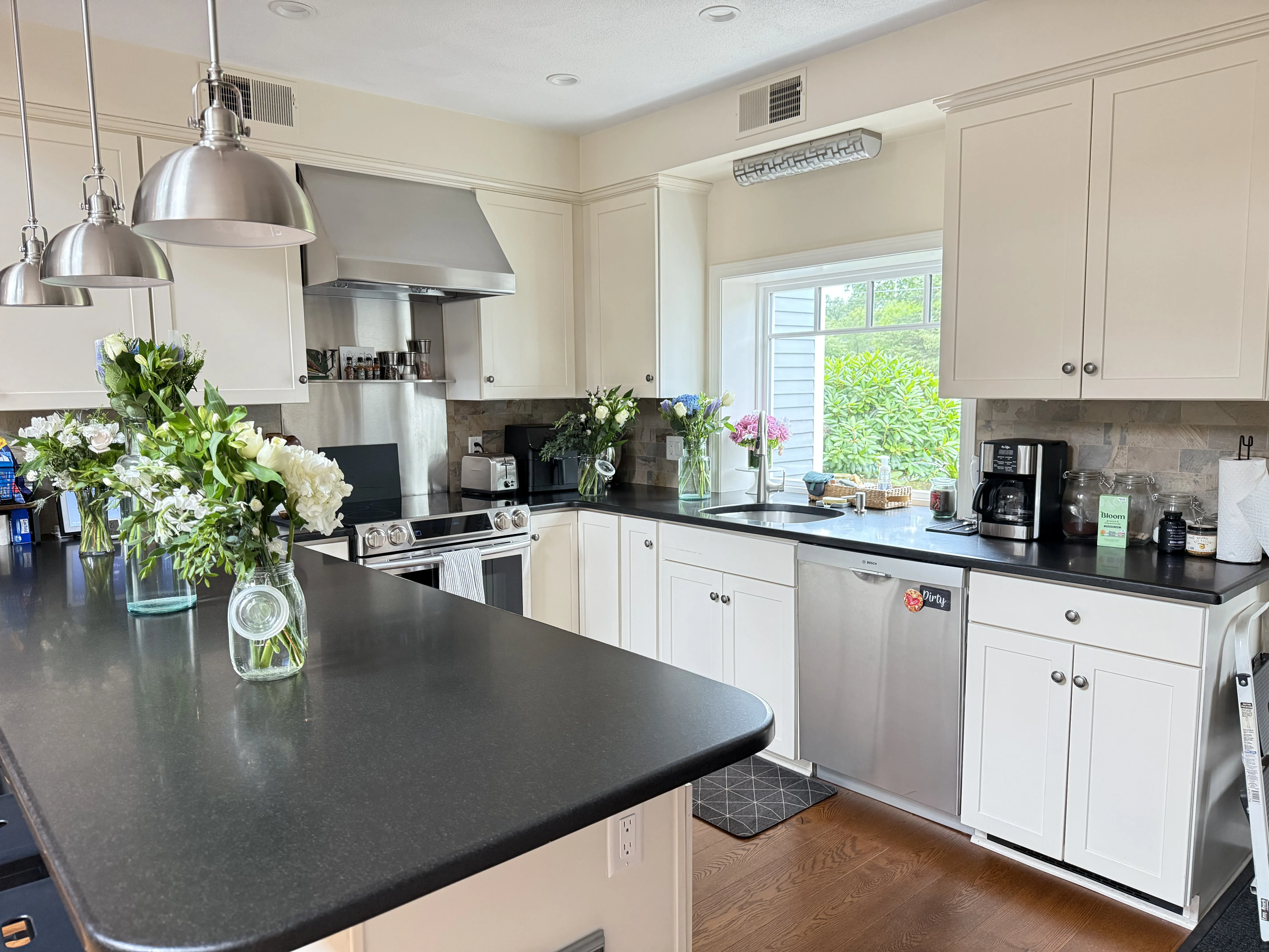 Bathroom cleaning supplies